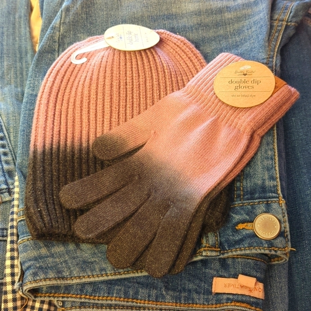 Double dip hat and gloves bundle NWT.